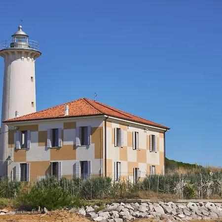 In A Seafront Building-beahost דירה